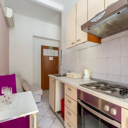 Апартаменти With Wifi - 12154 *